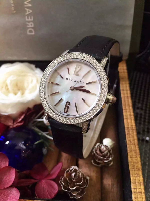 ブルガリ時計正面デザイン